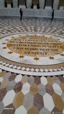 Кельхайм и Монумент Бефрайунгсхалле