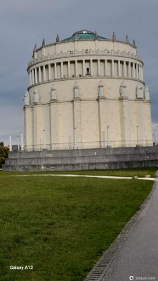 Кельхайм и Монумент Бефрайунгсхалле