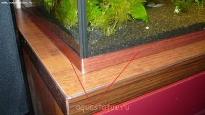 Откололся угол у аквариума